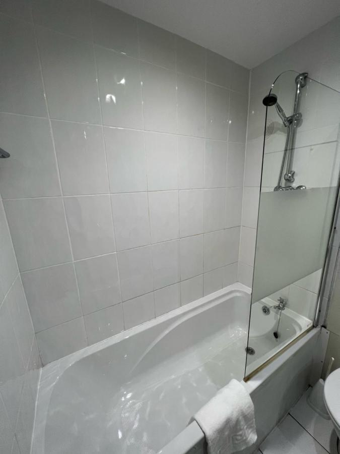 Hermitage Park Hotel Coalville Exterior photo