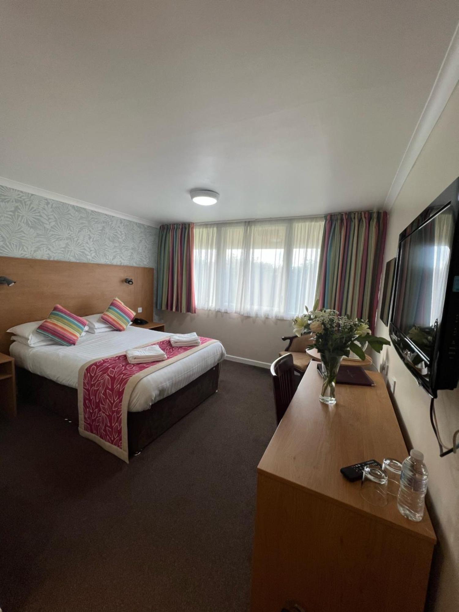 Hermitage Park Hotel Coalville Exterior photo